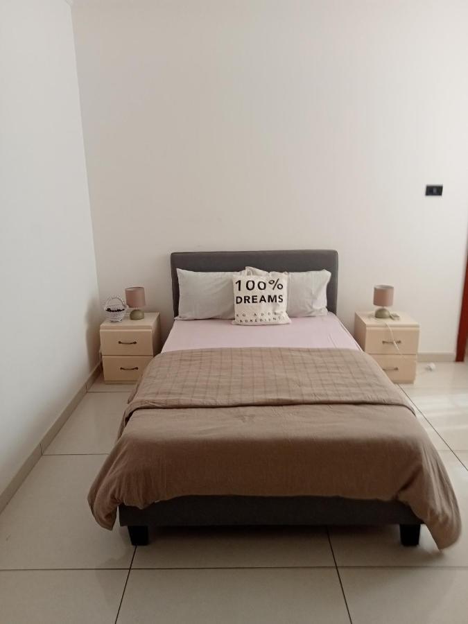Apartamento Tricia'S Place - One Family At A Time Acra Exterior foto